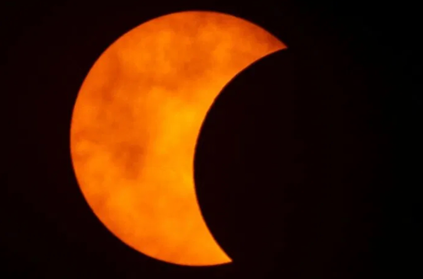 Asi se vió el eclipse solar desde Argentina