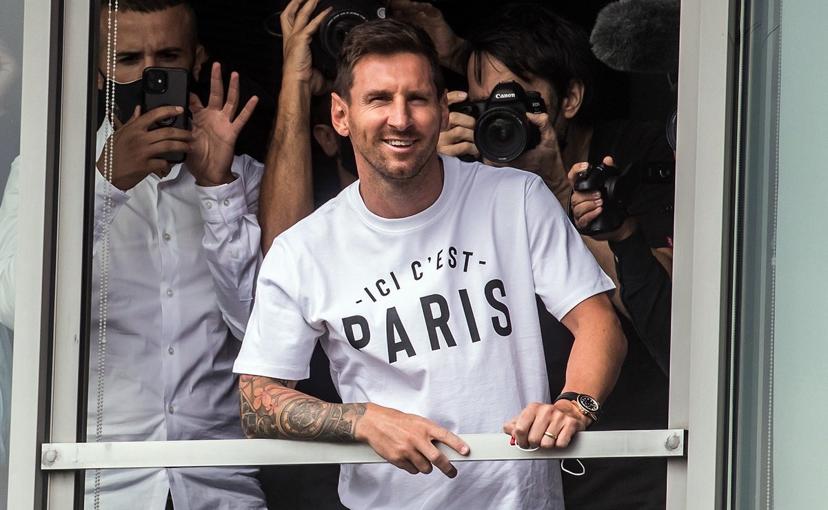 Finalmente Messi llegó al PSG ovacionado por una gran multitud
