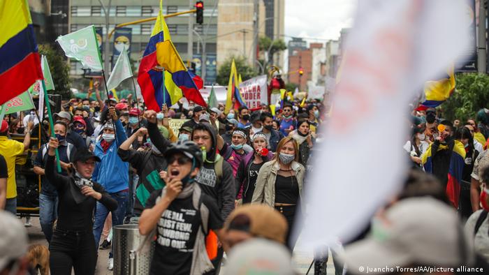 Colombia esta en medio de un estallido social, las movilizaciones y la violencia no cesan